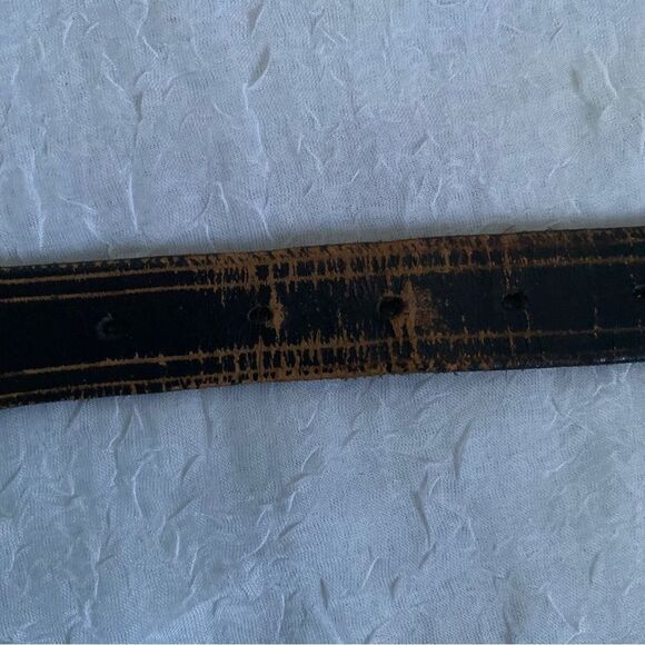 Macy's Leather Belt Vintage Brown Tooled Oiled Harness Leather Made in Italy 32" - Picture 9 of 15